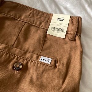 Levi’s Baggy Pleated Trousers in brown 28 x 30